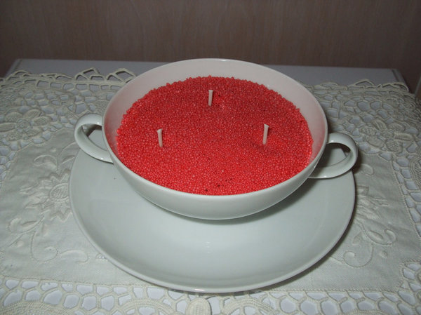 Kerzensand in Suppenschüssel, Tomatensuppe